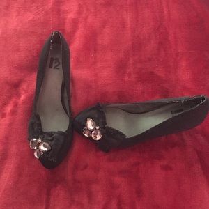 Kitten heels, bow & jewels on the top. Size 8