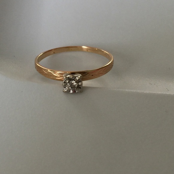 *SOLD* 14k yellow gold diamond engagement ring