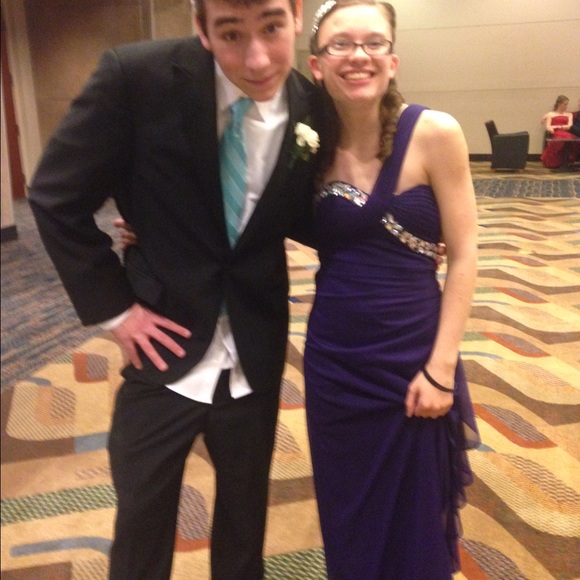 Beautiful prom dress! - Picture 3 of 3