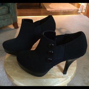 Metaphor Black Booties