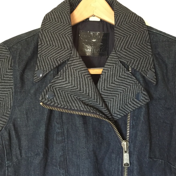 Levi's Denim Jacket ❤️ - Picture 2 of 2