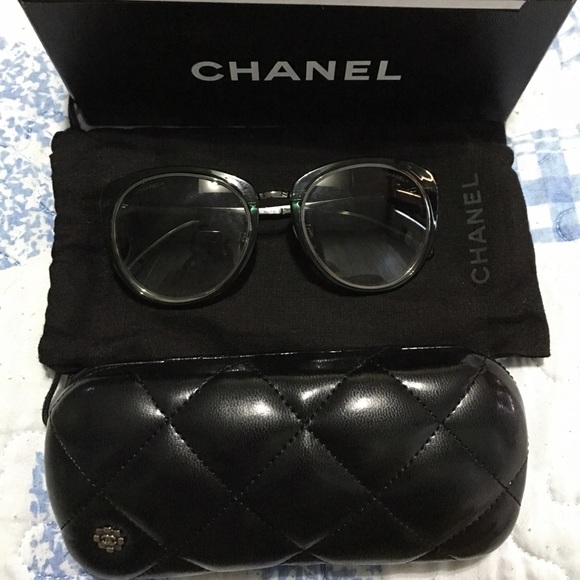 🚫sold🚫Brand new Chanel sunglasses - Picture 1 of 4
