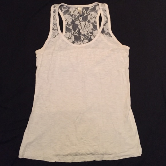 White tang top w/ lace