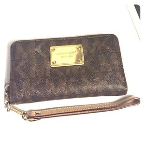 *REDUCED PRICE* Authentic Michael Kors Wristlet