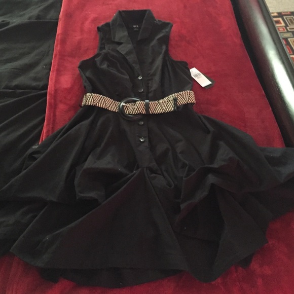 Short black dress with belt