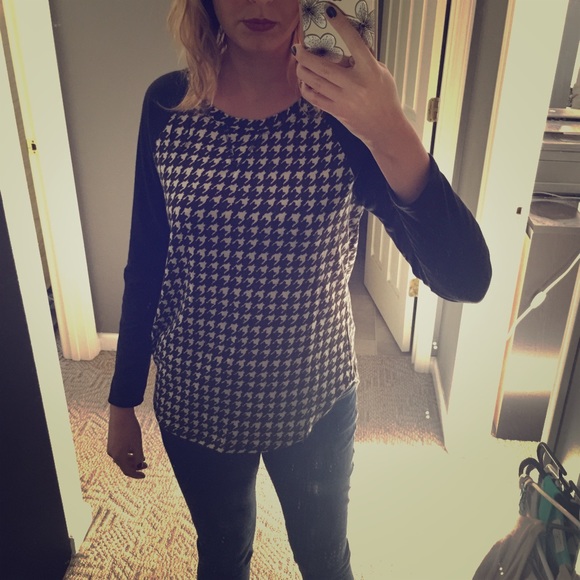 Houndstooth 3/4 length shirt