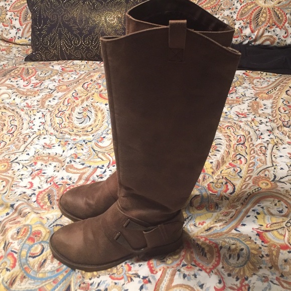 Riding boots