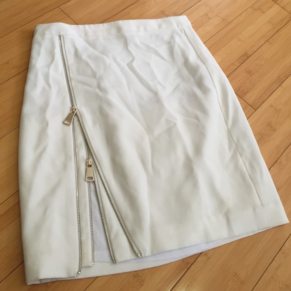 bebe | white zipper skirt