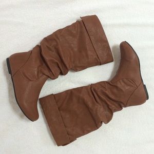 Knee high Flat boots