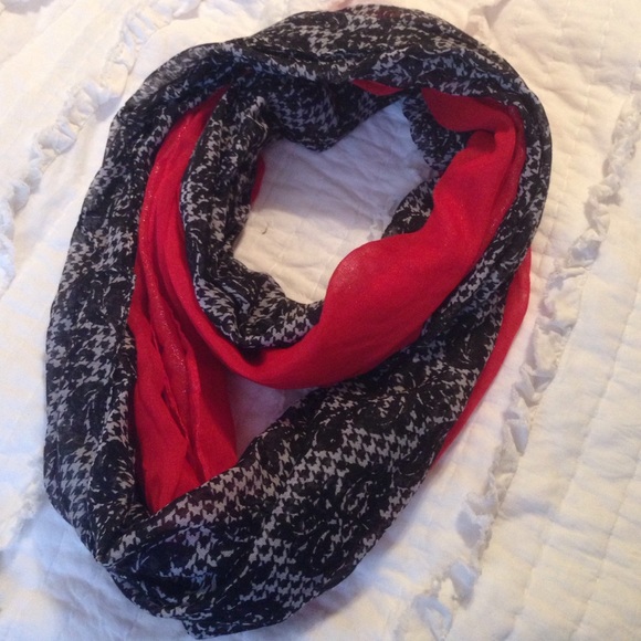 NWOT Bundle black and red scarves