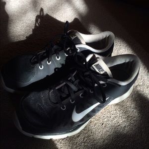 Nike tennis shoes