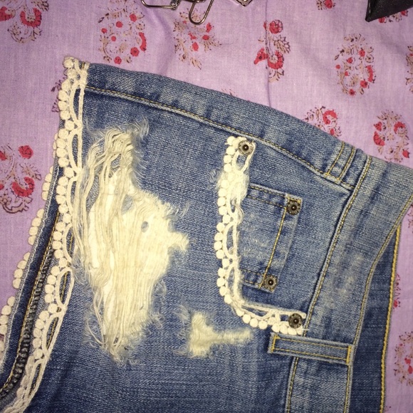 NWOT Carmar Jean shorts with trim - Picture 4 of 4