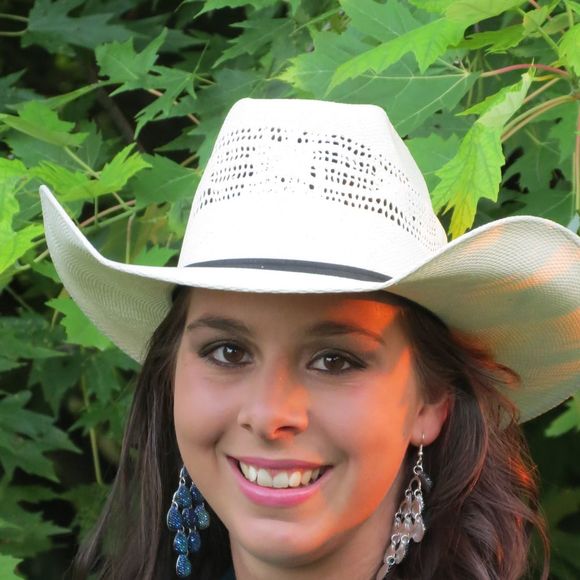 Meet your Posher, Kendra