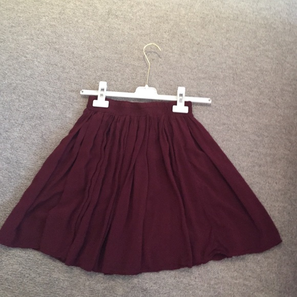 maroon brandy Melville skirt