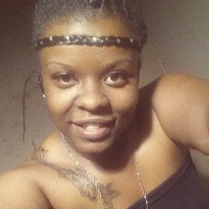 Meet your Posher, Anecia