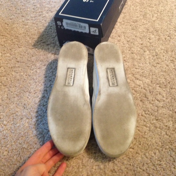 Sperry - Picture 2 of 3