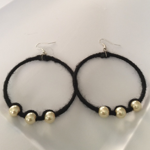 Yarn wrapped hoops earring