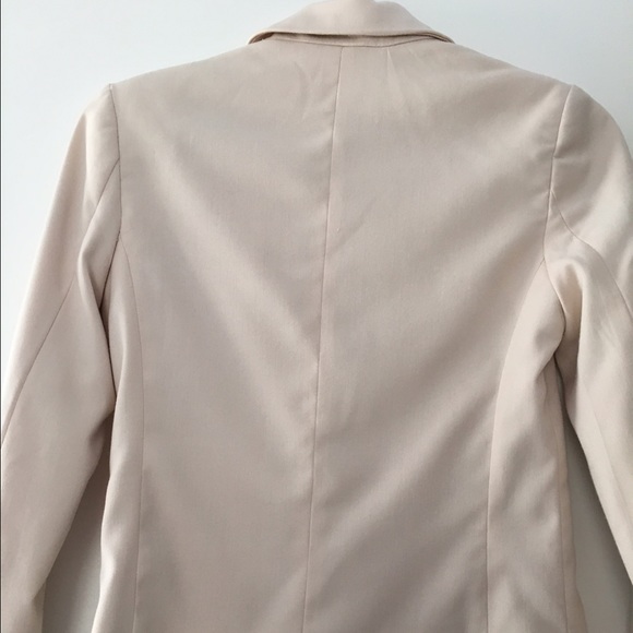 🚫SOLD! H&M Cream Blazer - Picture 3 of 3