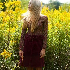 Corduroy skirt With belt.