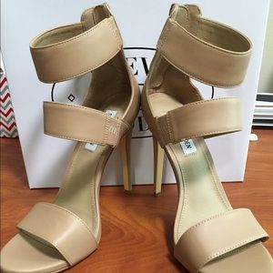 Steve Madden Nude Heels