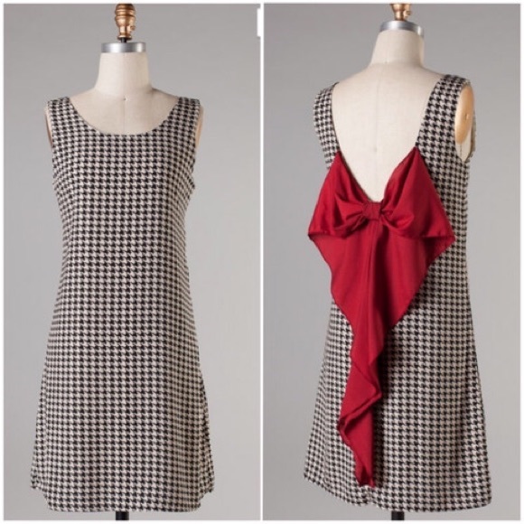 Black/off white houndstooth dress w/ burgundy bow