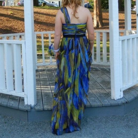 Prom dress - Picture 2 of 3