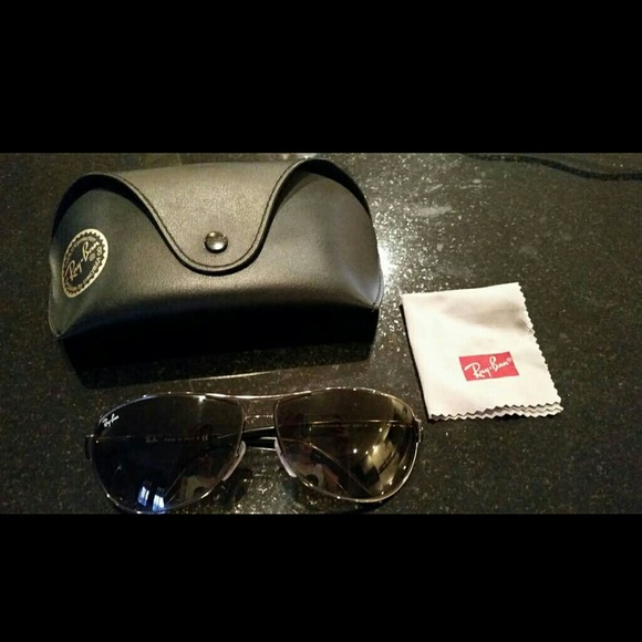 Women's Ray Ban's sunglasses
