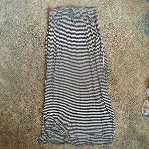 Maxi Skirt with side slits