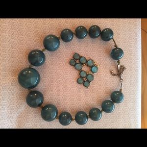 Funky, chunky choker necklace w/ bonus earrings.