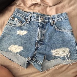 High waisted Levi shorts