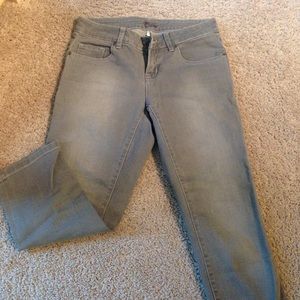 Cache Capris