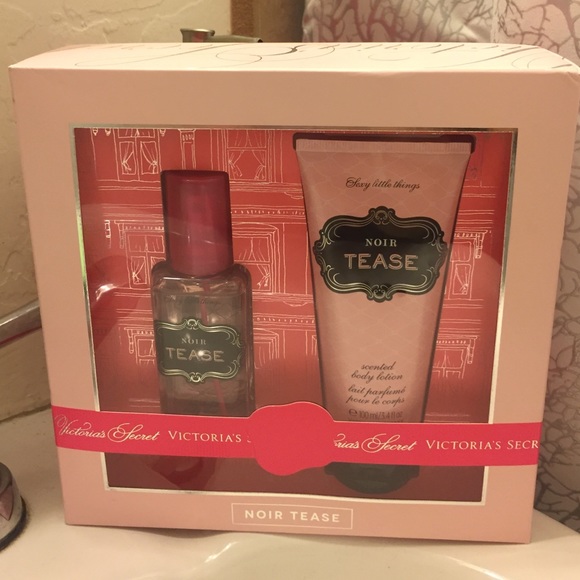 Victoria's Secret Noir Tease gift set