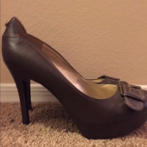 Brown Guess heels w/ buckle