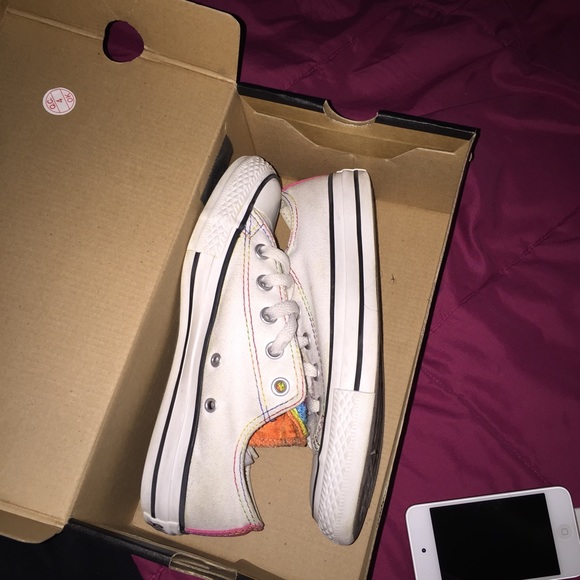 converse - Picture 2 of 4