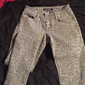Leopard print skinny jeans