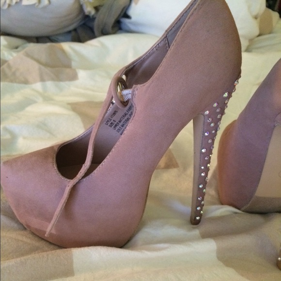 Nude stilletto heels with real Swarovski crystals - Picture 2 of 4