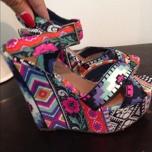 Tribal wedges
