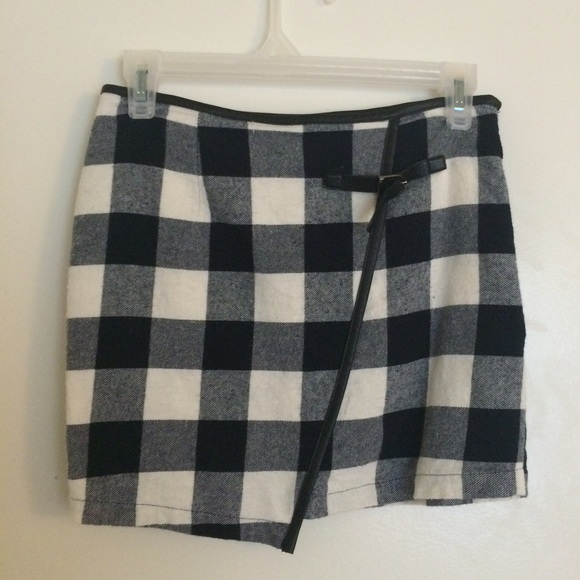 Plaid mini skirt