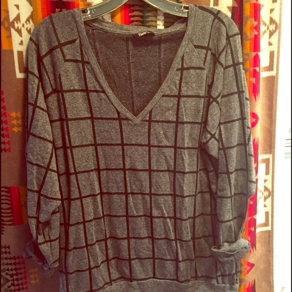 Aritiza TNA pullover deep v long sleeve shirt