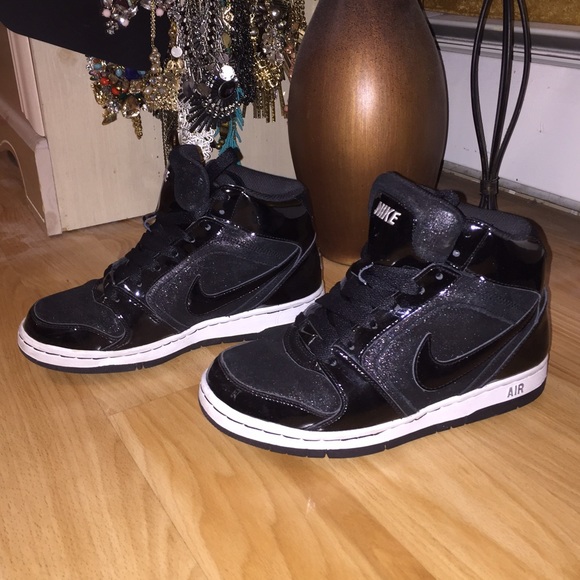 Black NIKE air sneakers
