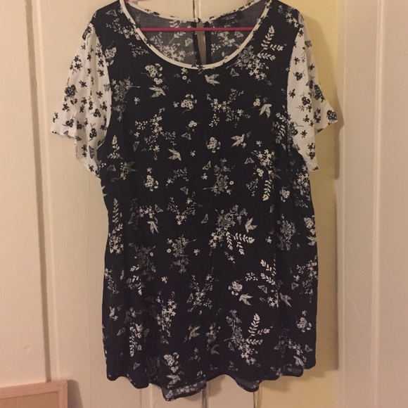 New look Inspire black and white top.