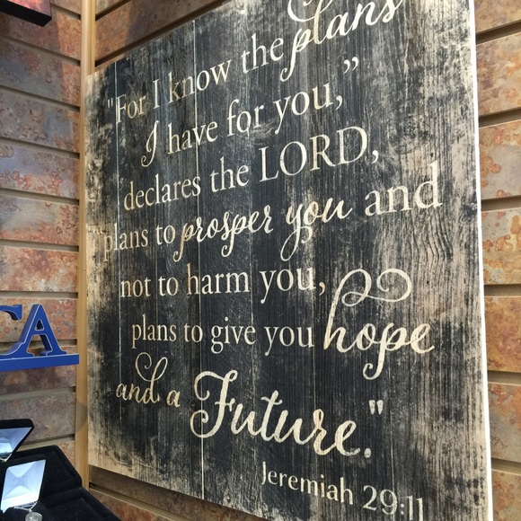 Meet your Posher, Jennifer - Picture 1 of 1