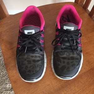 Nike free 5.0 running shoes