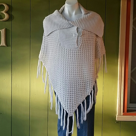 NWOT Beautiful Off White Shawl - Picture 4 of 4