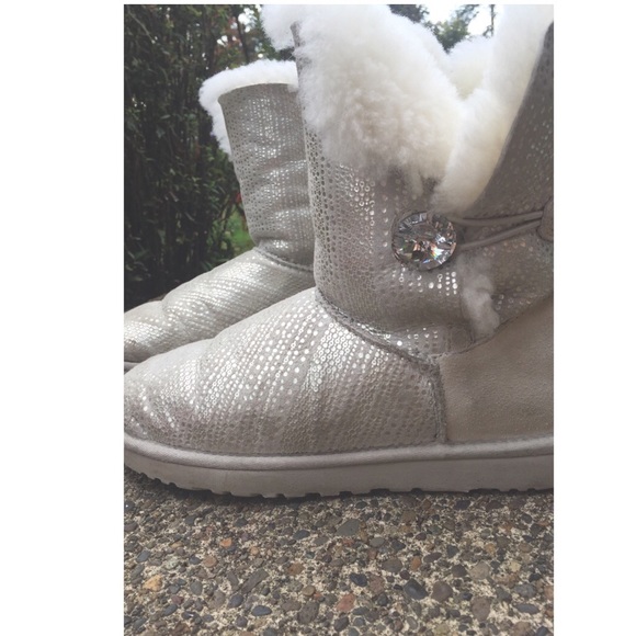 "I do" silver dotted uggs