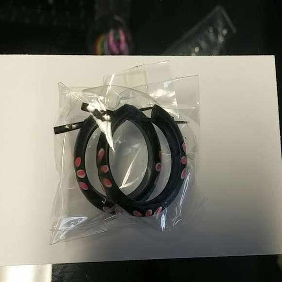 Ear rings