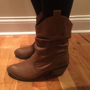 Short Brown Boots! Price Reduced!!❤️🎉