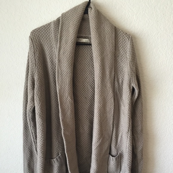 Old navy light tan sweater