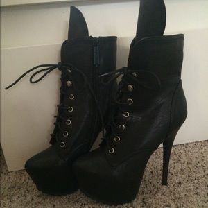 Black Faux Leather Boots ||✨