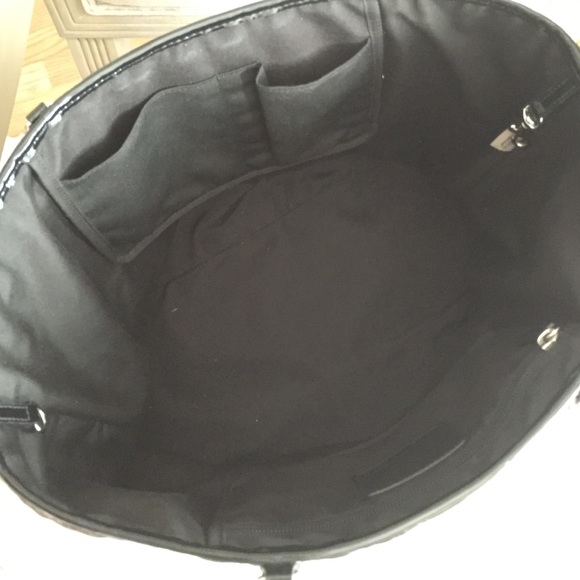 Black Quilted Pattern Coach Bag - Picture 3 of 4